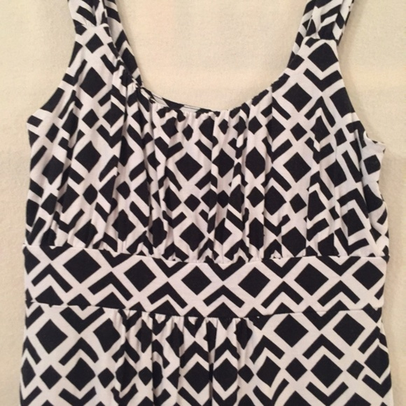 Ann Taylor black & white geometric print stretch sleeveless dress - Picture 3 of 7